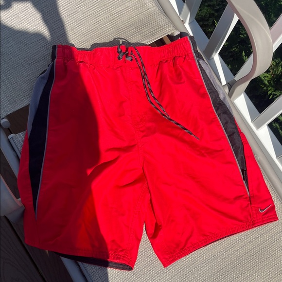 Nike Men's Swim Shorts Pockets Elastic Waist Medium - Picture 1 of 11